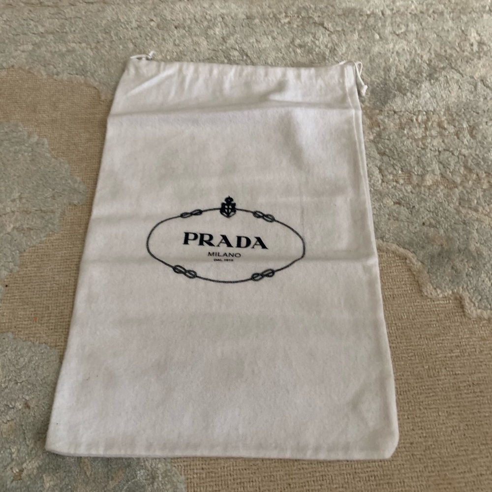 Prada woman’s shoe dust bag